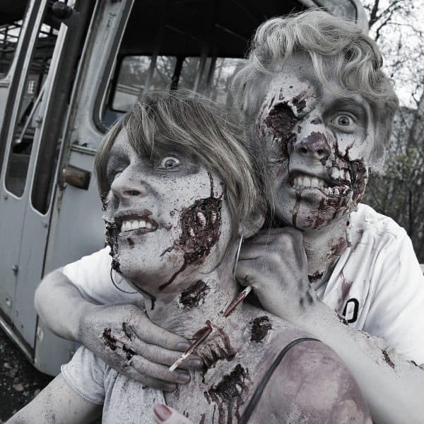 Zombie-Weihnachtskarten-Photoshooting. Make-up Enrico Lein und Jörg Düsterwald